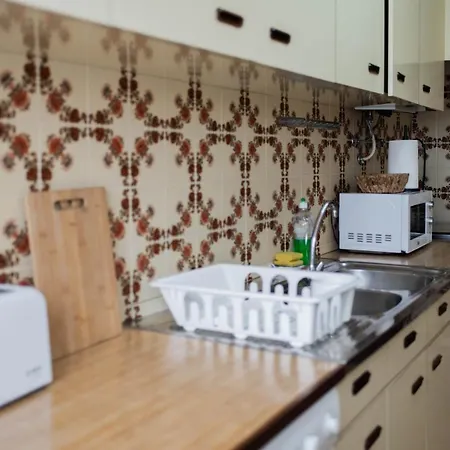 بيت شباب Surf Emotions *